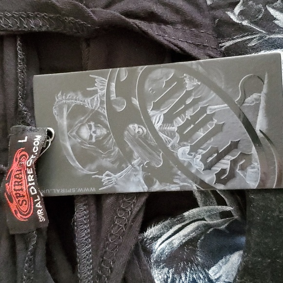 *NWT* Spiral Direct's Raven Heart Hooded Dress - Picture 14 of 16